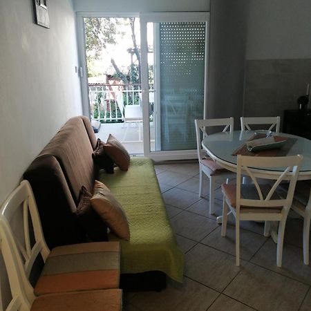 Apartments Kursan Seget Vranjica Exterior foto