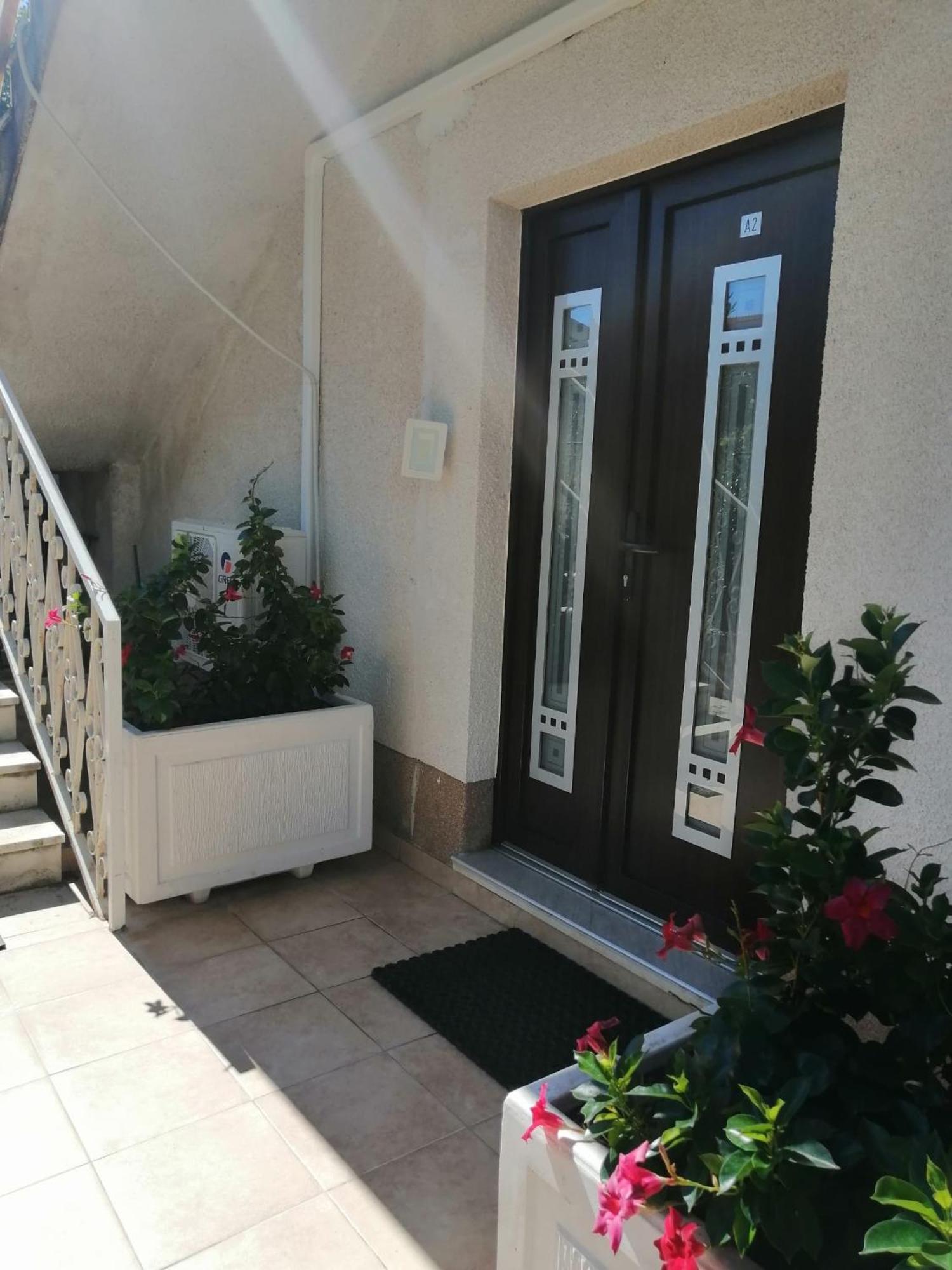 Apartments Kursan Seget Vranjica Exterior foto